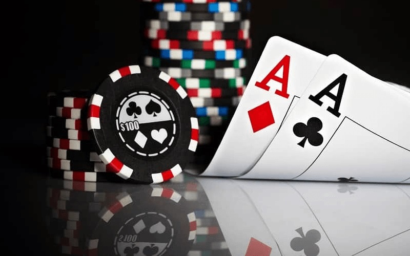 Chơi Poker vui, hấp dẫn, lôi cuốn, cược lớn, giải thưởng lớn